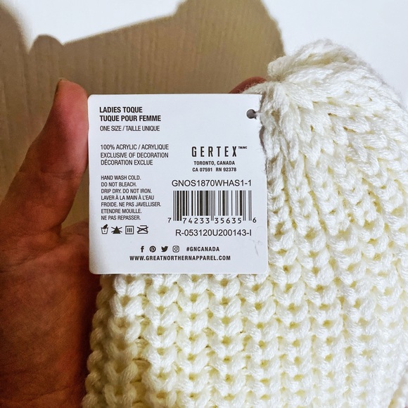 CANADA BY GREAT NORTHERN ladies’ toque - Picture 4 of 4